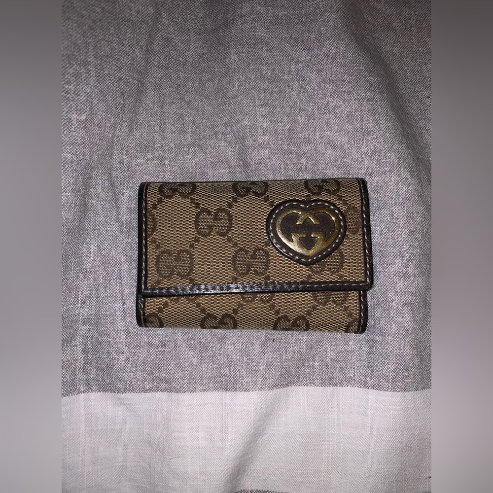 Gucci key holder! 6 key
